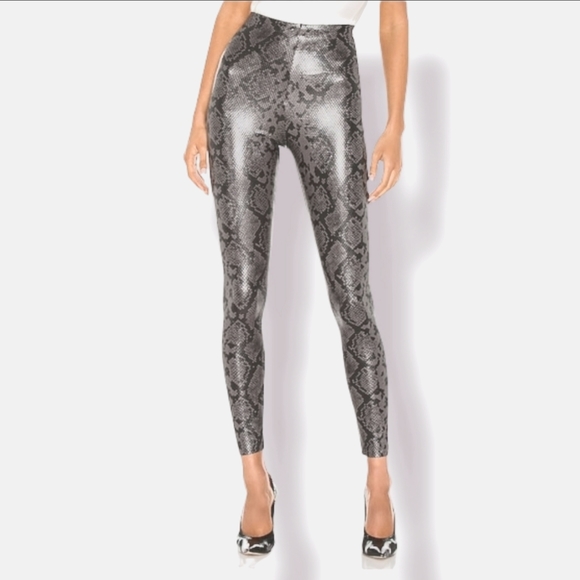 7 For All Mankind Pants - 🔥2xHP🔥7 For All Mankind Python Snake Skin Vegan Faux Leather Leggings